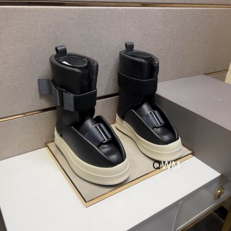 Rick Owens SS25 Hollywood Futópálya Sín Szandál Fekete/Tej Buborékfólia Bárány Bőr