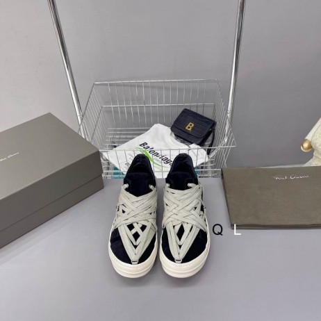 Rick Owens SS25 Hollywood Megalaced Niedrige Sneaker In Schwarz/Milch Velour Wildleder