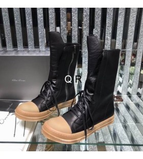 Rick Owens Ritter Stiefel In Schwarz/Gummi-Sohle/Milch Peached Lammfell
